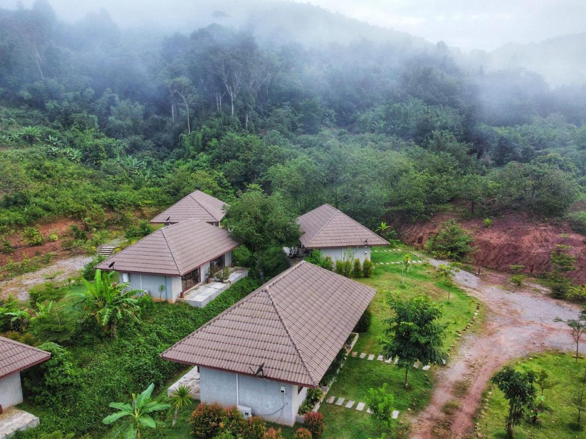 The Liveliwoods Hotel Khao Sok National Park Exterior photo