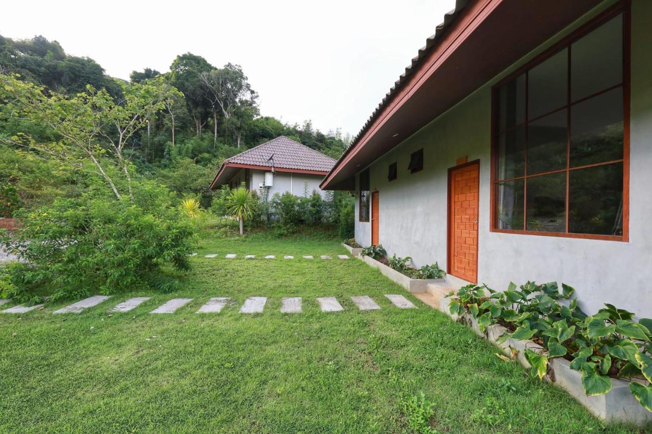 The Liveliwoods Hotel Khao Sok National Park Exterior photo
