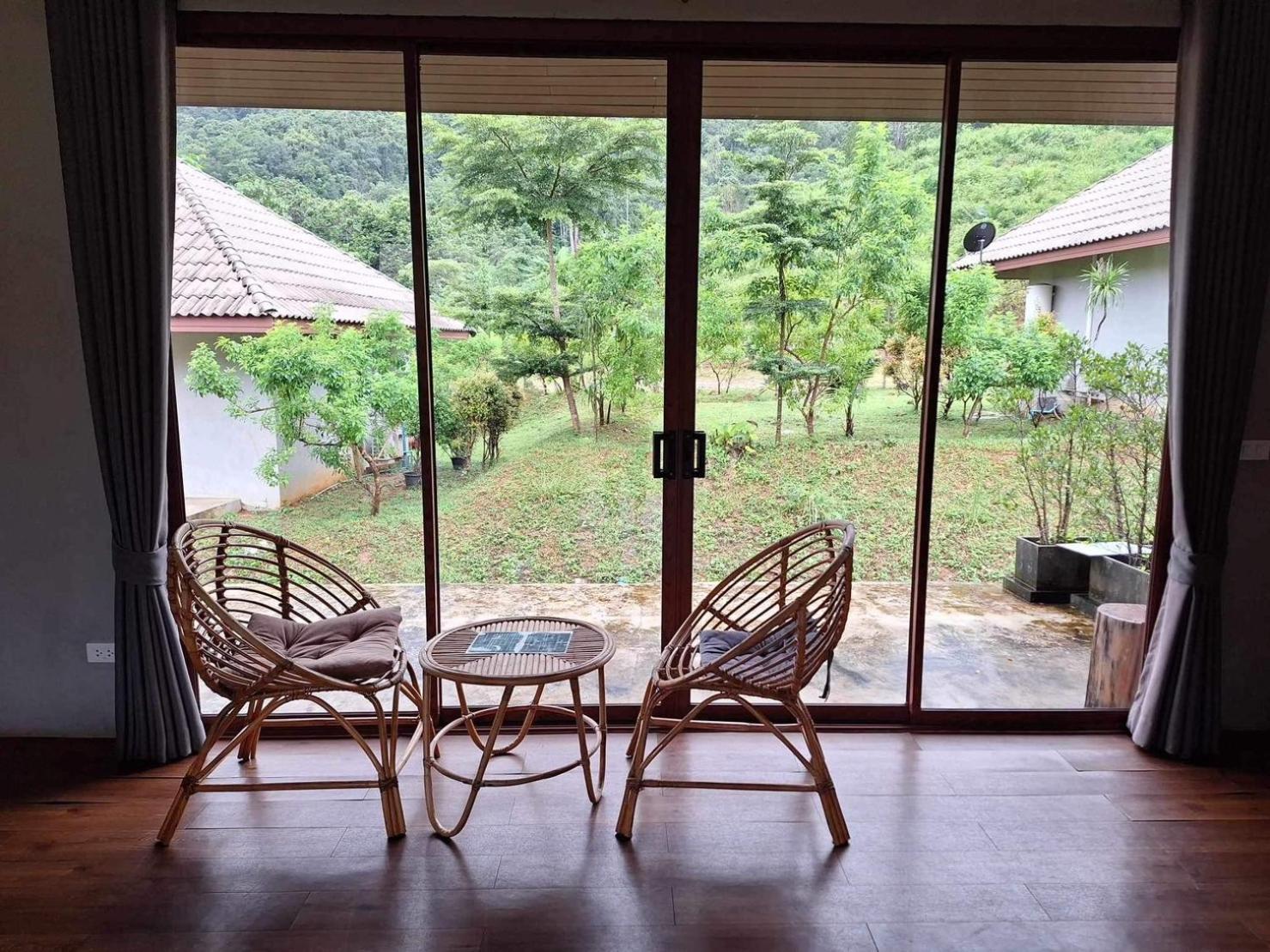 The Liveliwoods Hotel Khao Sok National Park Exterior photo